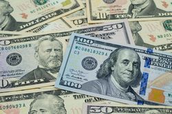 Cuộc chiến giữa tổng thống Donand Trump và Chủ tịch Fed Jerome Powell đang làm suy yếu giá trị của đồng đô la Mỹ