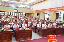 Công an tỉnh Thanh Hóa công bố các quyết định về tổ chức, cán bộ