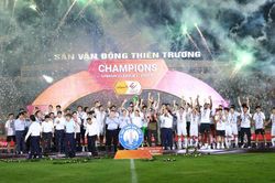Bóng đá Việt Nam và thời khắc lịch sử