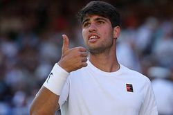 Alcaraz đánh 5 set mới thắng được đối thủ 38 tuổi ở Wimbledon 2025, lập kỷ lục không mong muốn