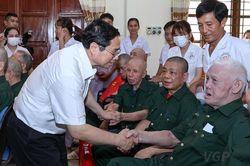 Tiếp tục chăm lo tốt đời sống người có công với cách mạng