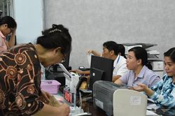 Người dân TP HCM phấn khởi trong ngày đầu vận hành chính quyền hai cấp