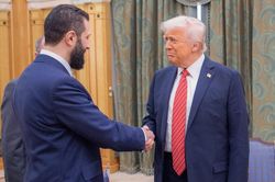 Tổng thống Trump ký sắc lệnh dỡ bỏ trừng phạt Syria