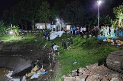 Bắc Ninh: Xử lý mạch đùn, mạch sủi đe dọa an toàn đê tả Cầu