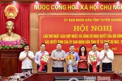 UBND tỉnh gặp mặt cán bộ chuyển công tác và nghỉ chế độ