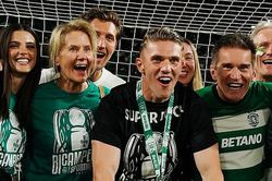 Mục tiêu của Arsenal và MU bỏ bạn gái người Bồ Đào Nha để cắt đứt ràng buộc với Sporting Lisbon