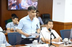 Vì sao sau 3 ngày chỉ có 25 cán bộ đi xe đưa đón miễn phí lên TP.HCM làm việc?
