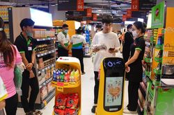 AI tiến sâu vào doanh nghiệp: 'Nhân viên siêu thị' robot
