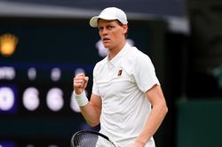 Jannik Sinner làm nên lịch sử sau chiến thắng mới nhất ở Wimbledon 2025