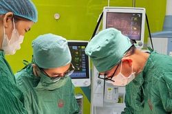 Trẻ 17 tuổi mới phát hiện rò khe mang do dị tật bẩm sinh