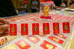 Giá vàng hôm nay 6/7/2025: Vẫn lỗ 300 nghìn đồng/lượng trong 1 tuần