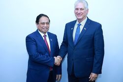 Thủ tướng Phạm Minh Chính hội kiến Chủ tịch Cuba Miguel Diaz Canel