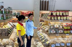 'Nhiều mặt hàng giả thậm chí mang cả tem chống giả'