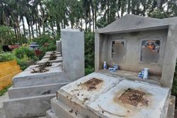Chủ tịch Hà Nội chỉ đạo 'nóng' vụ xây mộ giả chiếm đất nghĩa trang