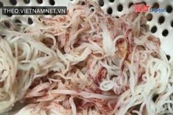 Lo lắng khi sợi bún chuyển thành màu đỏ