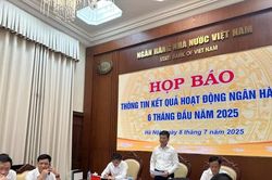 Tín dụng tăng gần 10%, áp lực lãi suất, tỷ giá lớn