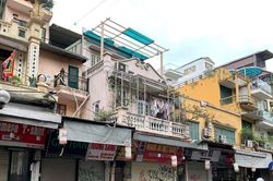 Gần 3.000 hộ kinh doanh Hà Nội tạm dừng hoạt động vì 'nỗi lo' hàng giả, hàng nhái