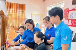Những trợ lý số của người dân vùng biên