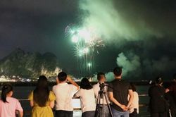 Không thu phí xem pháo hoa khi du khách tham quan vịnh Hạ Long