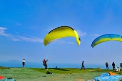 Đà Nẵng tạm dừng bay dù lượn tại Sơn Trà sau sự cố du khách tử nạn