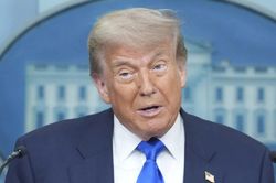 Không hài lòng với Nga, Tổng thống Mỹ Trump đồng ý gửi thêm vũ khí tới Ukraine