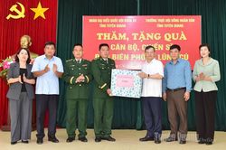 Đoàn công tác của tỉnh thăm, làm việc tại Đồn Biên phòng Lũng Cú và khảo sát hoạt động du lịch tại Sà Phìn