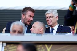 Wenger đáp trả Klopp