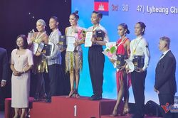 Phan Hiển đón tin vui với bạn nhảy Thu Hương