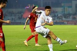 B.Bình Dương thay tuyển thủ Việt Nam bằng ngoại binh gần 10 tỷ đồng