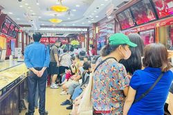 Giá vàng chiều nay 12/7/2025: Giá vàng trong nước và thế giới chốt tuần tăng mạnh kỷ lục, bắt nguồn từ những bức thư thuế quan của tổng thống Mỹ