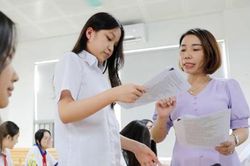 Cân nhắc kỹ lưỡng lựa chọn tổ hợp môn học lớp 10