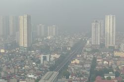 Hà Nội mù mịt sương từ sáng sớm, ô nhiễm không khí thứ 2 thế giới