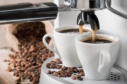 Giá cà phê hôm nay 15/7: Giảm giá ngày càng sâu