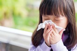 Cảnh báo viêm mũi xoang dị ứng ở trẻ: Đừng chủ quan với mạt bụi nhà