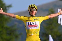 Tour de France 2025 sau nửa chặng đường: Tadej Pogacar và điểm yếu trong bộ giáp