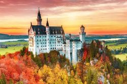 Lâu đài Neuschwanstein: Viên ngọc Bavaria, cảm hứng của Walt Disney, được UNESCO vinh danh
