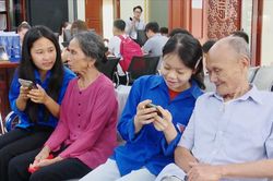 Thanh niên đồng hành chuyển đổi số cùng chính quyền cơ sở
