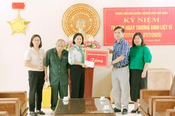 Sở Nội vụ tặng quà 2 Trung tâm điều dưỡng thương binh tỉnh Ninh Bình