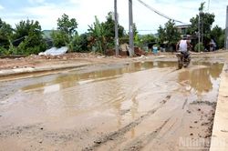 Đà Nẵng: Thi công ì ạch, người dân khốn khổ trên tuyến đường Nam Cao nối dài