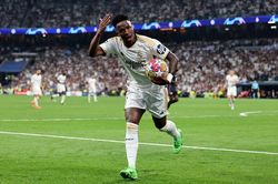 Sân Anfield của Liverpool có phải điểm dừng chân tiếp theo của Vinicius?