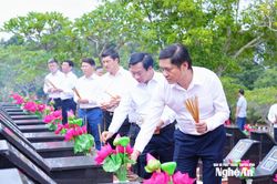 Lãnh đạo tỉnh Nghệ An tưởng niệm Anh hùng liệt sĩ tại các nghĩa trang liệt sĩ ở Đồng Nai và Tây Ninh