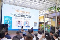 Ra mắt sách 'Báo chí công dân, Mạng xã hội & PR trong kỷ nguyên mới': 'Cuộc chơi' truyền thông mới được hé lộ