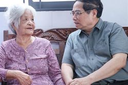 Thủ tướng tưởng niệm, tri ân các anh hùng liệt sĩ, người có công tại tỉnh An Giang