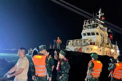 Vụ lật tàu ở Hạ Long: Chạy đua thời gian tìm kiếm nạn nhân mất tích trước ảnh hưởng của bão