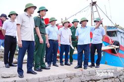 Phó Chủ tịch UBND tỉnh Nghệ An Nguyễn Văn Đệ kiểm tra, chỉ đạo công tác ứng phó với cơn bão số 3 - bão Wipha