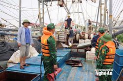 Bộ đội Biên phòng Nghệ An kêu gọi tàu thuyền về tránh trú bão số 3 và tham mưu UBND tỉnh cấm biển từ ngày 21/7