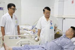 Bộ Y tế chỉ đạo khẩn cấp cứu nạn nhân vụ lật tàu du lịch