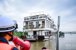 Công an đường thủy Hà Nội gấp rút phòng chống bão trước giờ G
