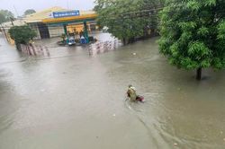 Hình ảnh cập nhật mưa bão tại Thanh Hóa trưa 22/7
