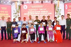 Hội Hỗ trợ gia đình liệt sĩ tỉnh Nghệ An gặp mặt, tri ân, tặng quà Mẹ Việt Nam anh hùng và các gia đình liệt sĩ
